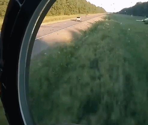 俄重型武装直升机不慎走火 发射炮弹击中居民楼