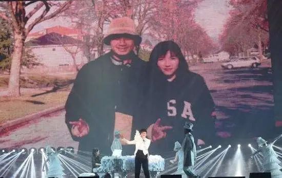 图:1995年,古巨基和Lorraine偷偷约会看烟花