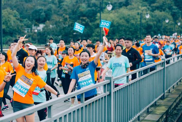 现在办赛是太大胆还是提士气？都江堰千人健康跑