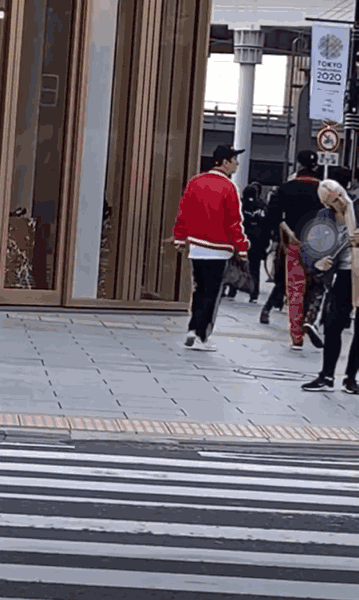 王思聪逛街不戴口罩,街上只有他不戴口罩