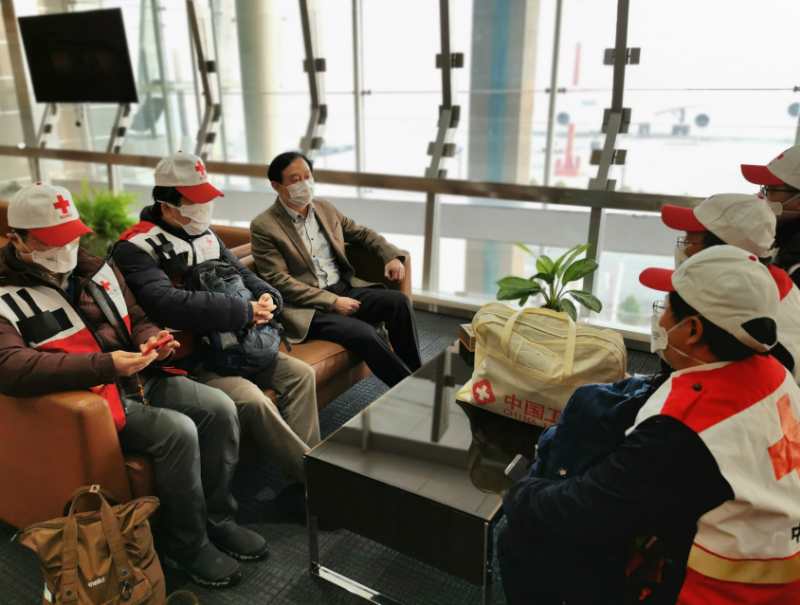 中国医疗专家组抵达伊朗 协助“抗疫”