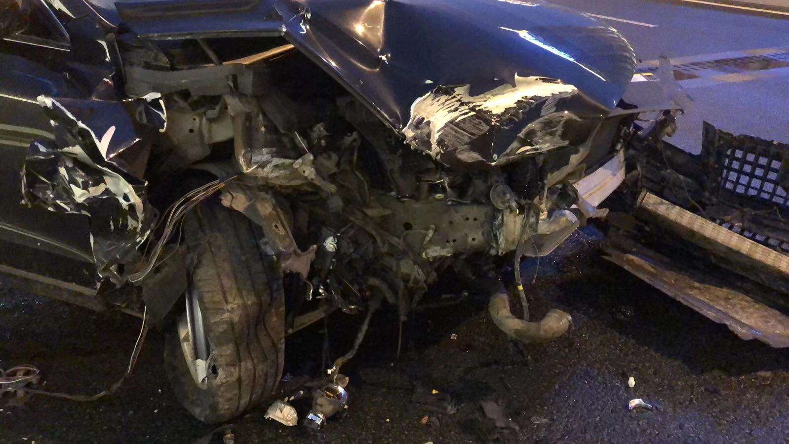  1月26日，科比在运送物资途中出了车祸