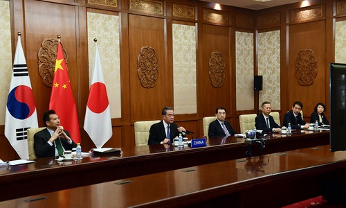 中日韩举行新冠肺炎问题特别外长视频会议