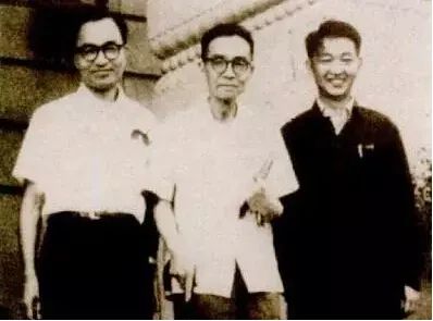 1965年,李道增(右一)与导师梁思成(中)、日本朋友清水正夫在一起