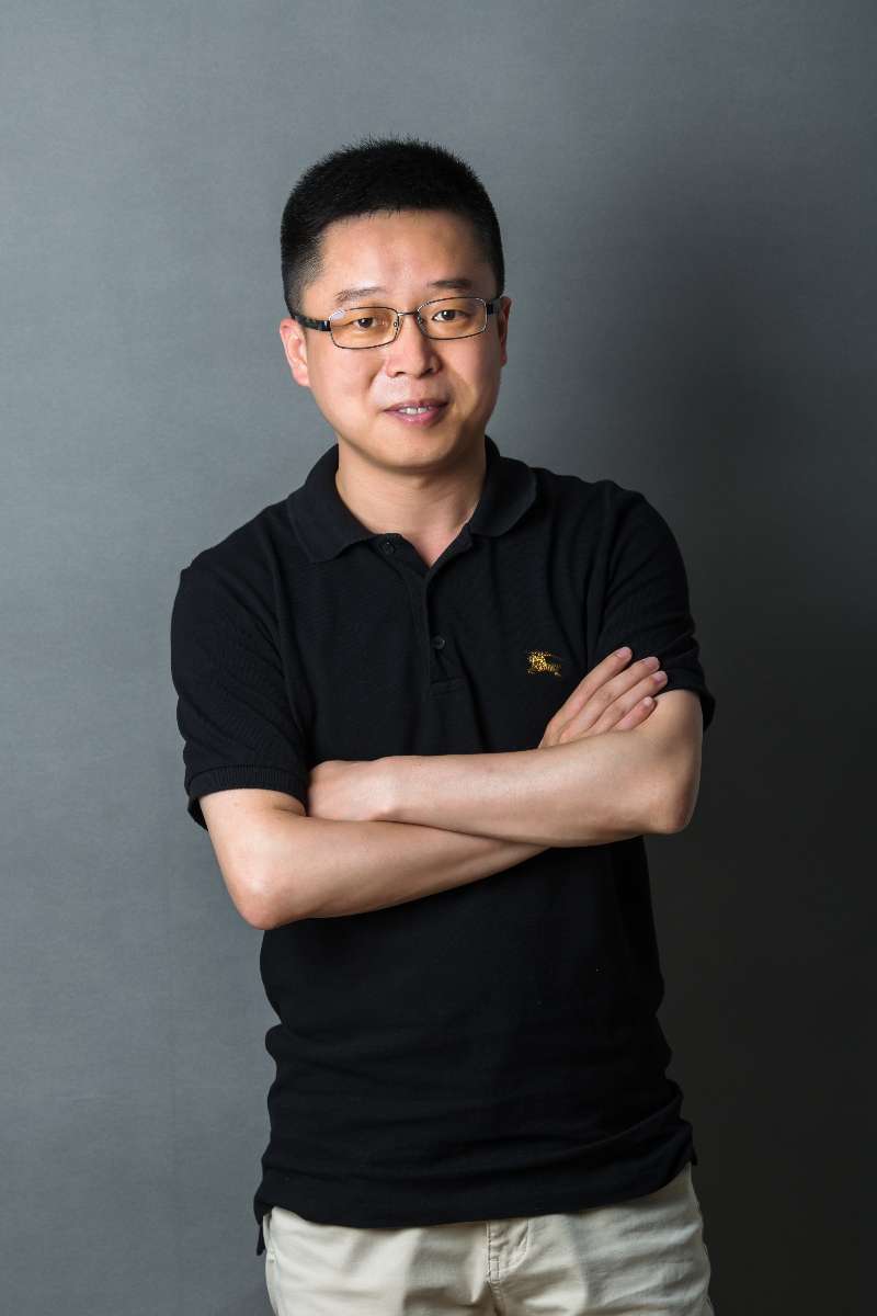 趣步老总图_步阳集团老总女儿的图(2)