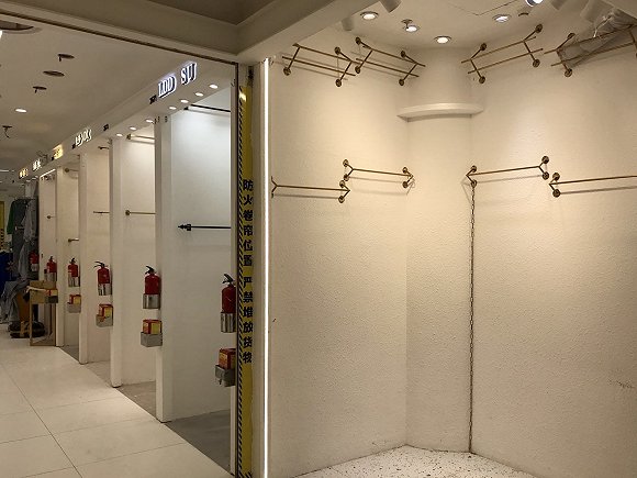 新中国大厦内部的“格子店”。图片来源:吴容