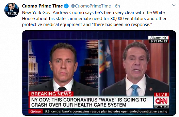 纽约州州长(右)接受弟弟 (左) CNN主持人的采访。 来源:推特