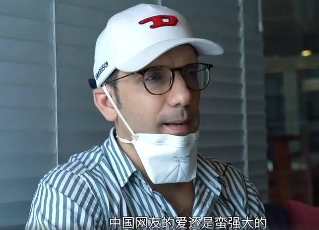 意大利人口罩的新奇戴法_意大利人戴口罩照片(3)