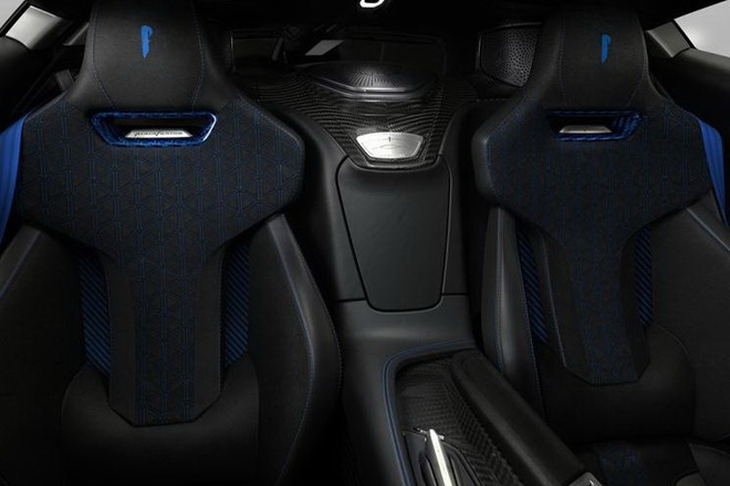 全球限量仅5辆 1900马力电动超跑官图发布