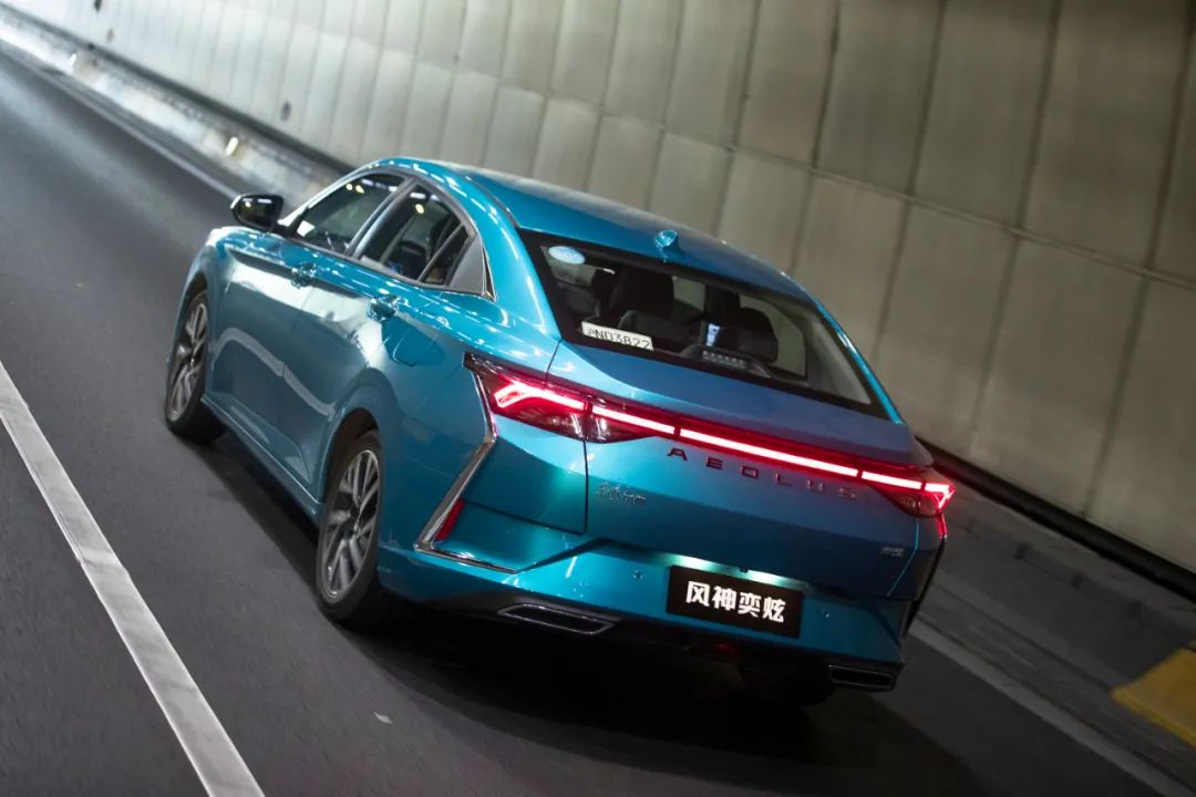 东风风神奕炫RV的换标 仅仅是扁平化时代的跟风吗?