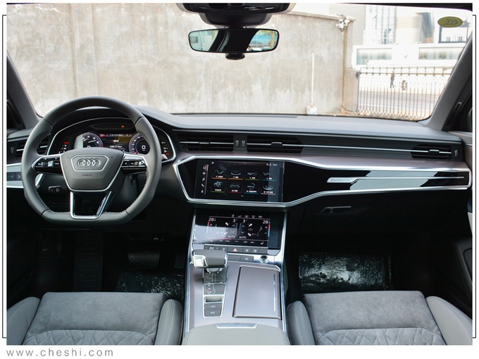 奥迪全新A6旅行版到店实拍 预售45万起月底上市