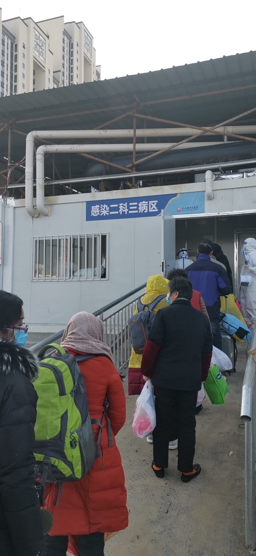 △初入雷神山醫(yī)院