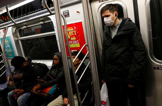 ͼΪ�����µ�ŦԼ��ͷ����ͼ��·͸�磩