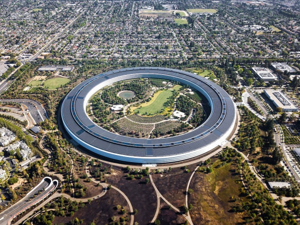 美国加利福尼亚州库比蒂诺市苹果总部 图源：视觉中国