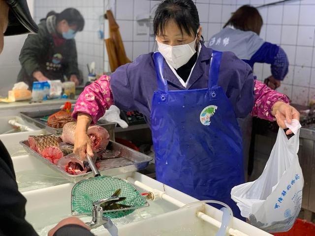 复工进行时|西湖渔亭今天开张,毛鲜毛鲜的白鲢、步鱼、河虾都有