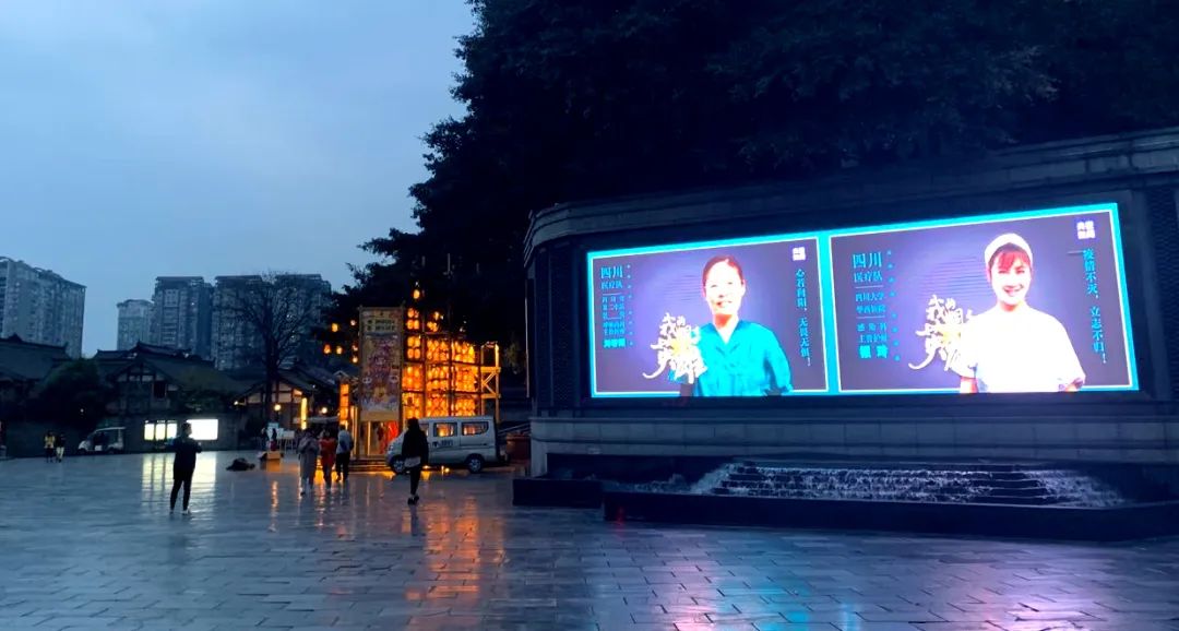 成都华凌婚纱摄影器材城_婚纱摄影(3)