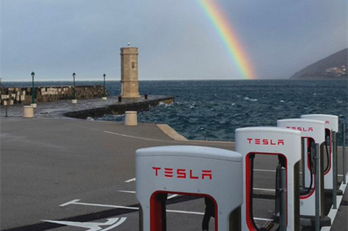 卖空者称特斯拉今年仍将亏损 不应将其视为科技