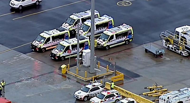 △墨尔本国际机场大批救护车在等候救援