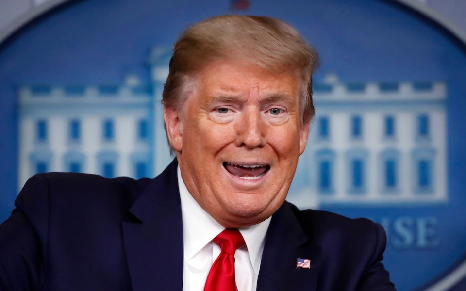 特朗普称拥有绝对权力重启经济 CNN记者：谁告诉