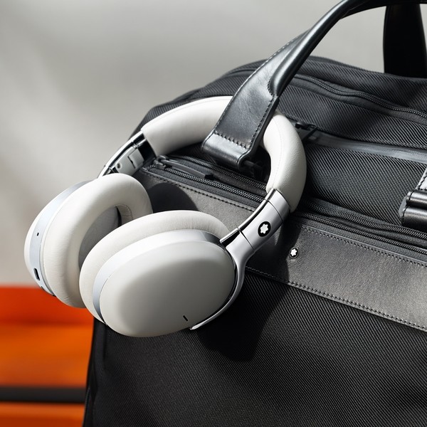 万宝龙推出首款无线智能耳机 主打商务差旅价格惊人