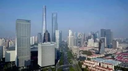 浦东经济总量突破_上海浦东机场图片