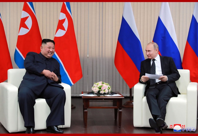 2019年4月25日,金正恩访问俄罗斯期间与普京会晤。(朝中社)