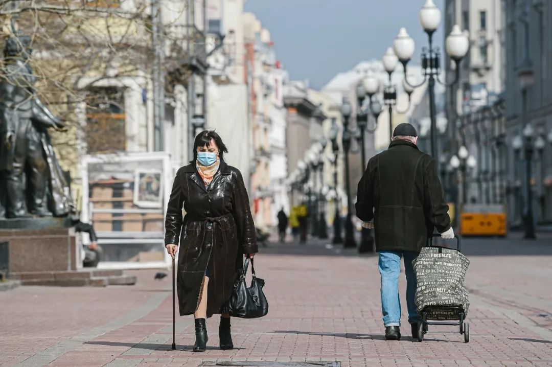 300多人航班至少106人确诊，飞向绥芬河的SU1700