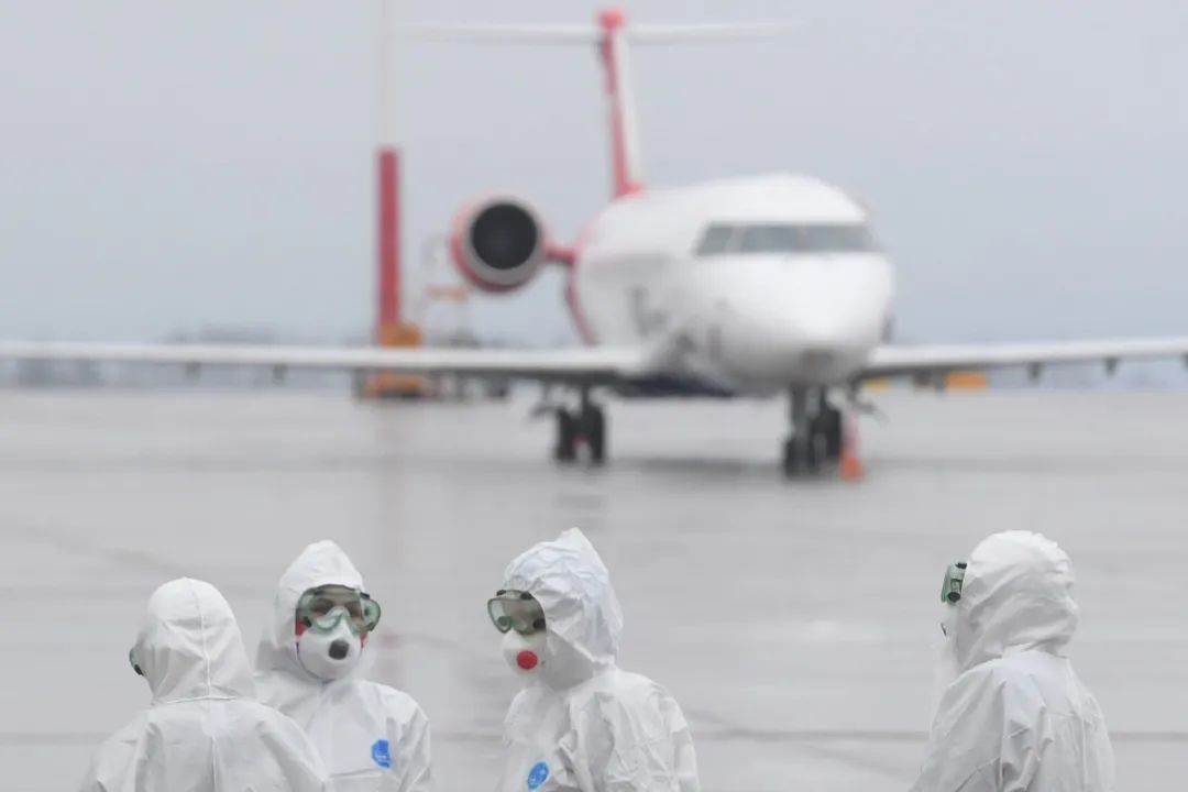 300多人航班至少106人确诊，飞向绥芬河的SU1700