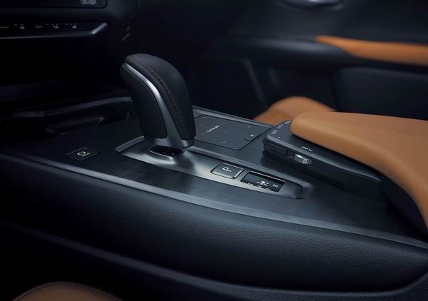 雷克萨斯首款纯电动车上市,不追求超长续航更想多谈谈生活