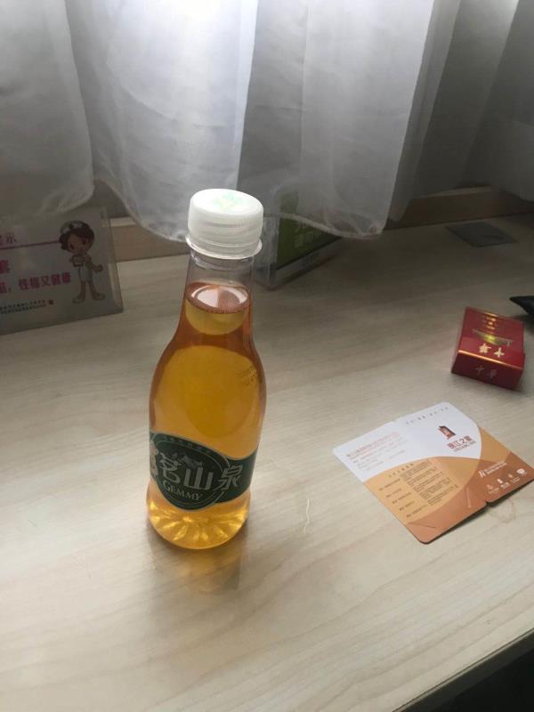 客人称住宿喝到尿粪混合“饮料” 酒店:不是我们