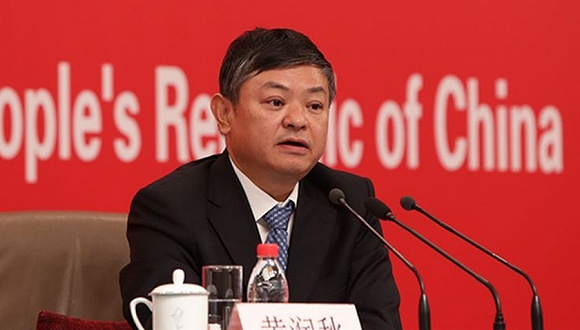黄润秋任生态环境部部长，系改革开放以来第三位担任正部长的非中共人士