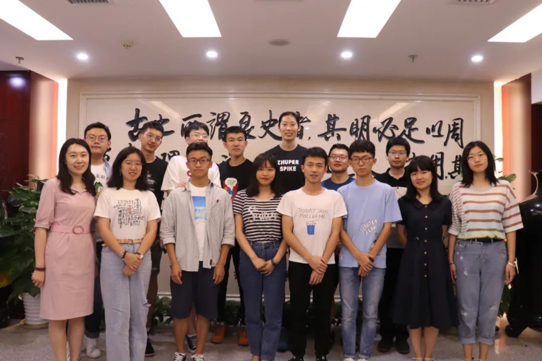 朱婷荣膺中国青年五四奖章 就读高校北师大送祝