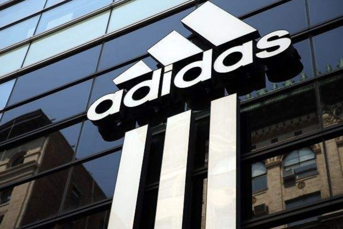 阿迪达斯Q1净利暴跌96% 超70%门店仍关闭