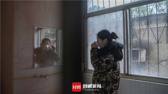 自愿者、患者、病愈者李小熊正在病愈断绝点喝中药