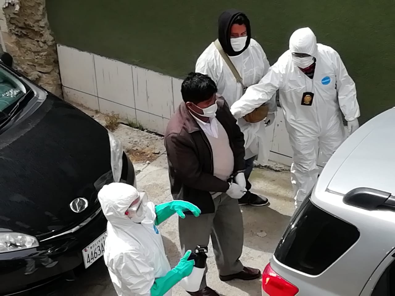 玻利维亚一市长违反禁止举办大型聚会的防疫措