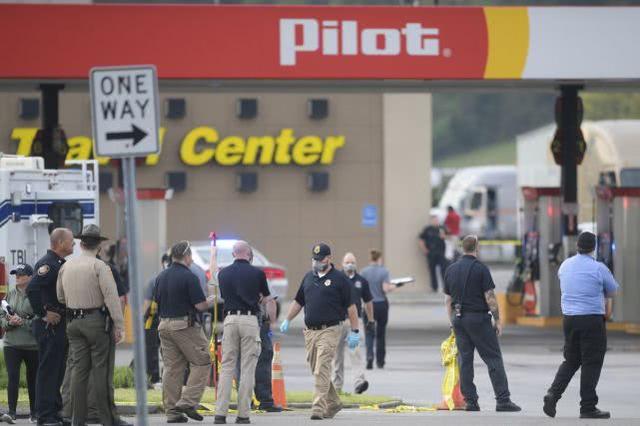 美国卡车司机刺伤4名女子 拒绝放下武器被警方击