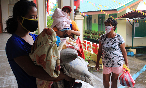 台风“黄蜂”损毁菲律宾比科尔地区唯一新冠检