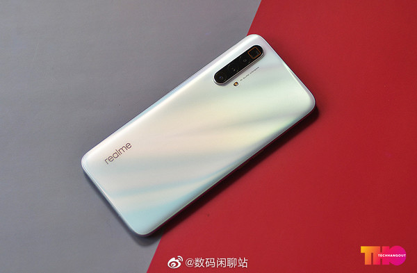 realme X3再曝光!120Hz LCD屏+骁龙855 Plus处理器