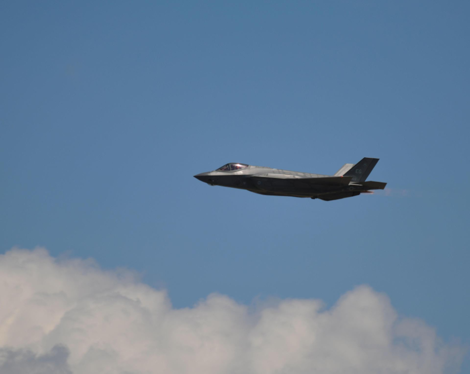 5天内发生第二起事故,美F35-A战机在空军基地坠