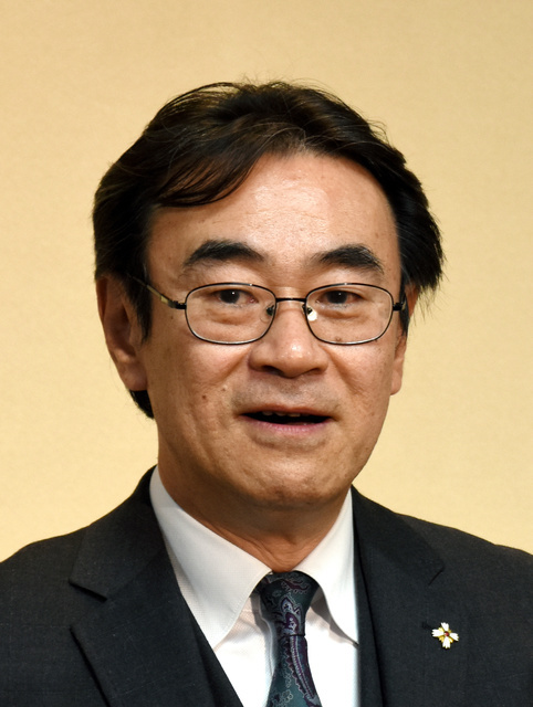 无视疫情聚众赌博！安倍心腹丑闻曝光后请辞