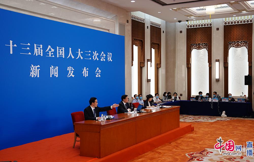 5月21日21时40分,十三届天下人大三次集会在人民大礼堂消息公布厅举办消息公布会,图为公布会现场。中国网记者 杨佳 摄