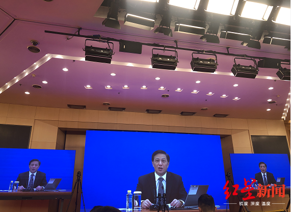 视频连线情势的发布会 大会谈话人张业遂