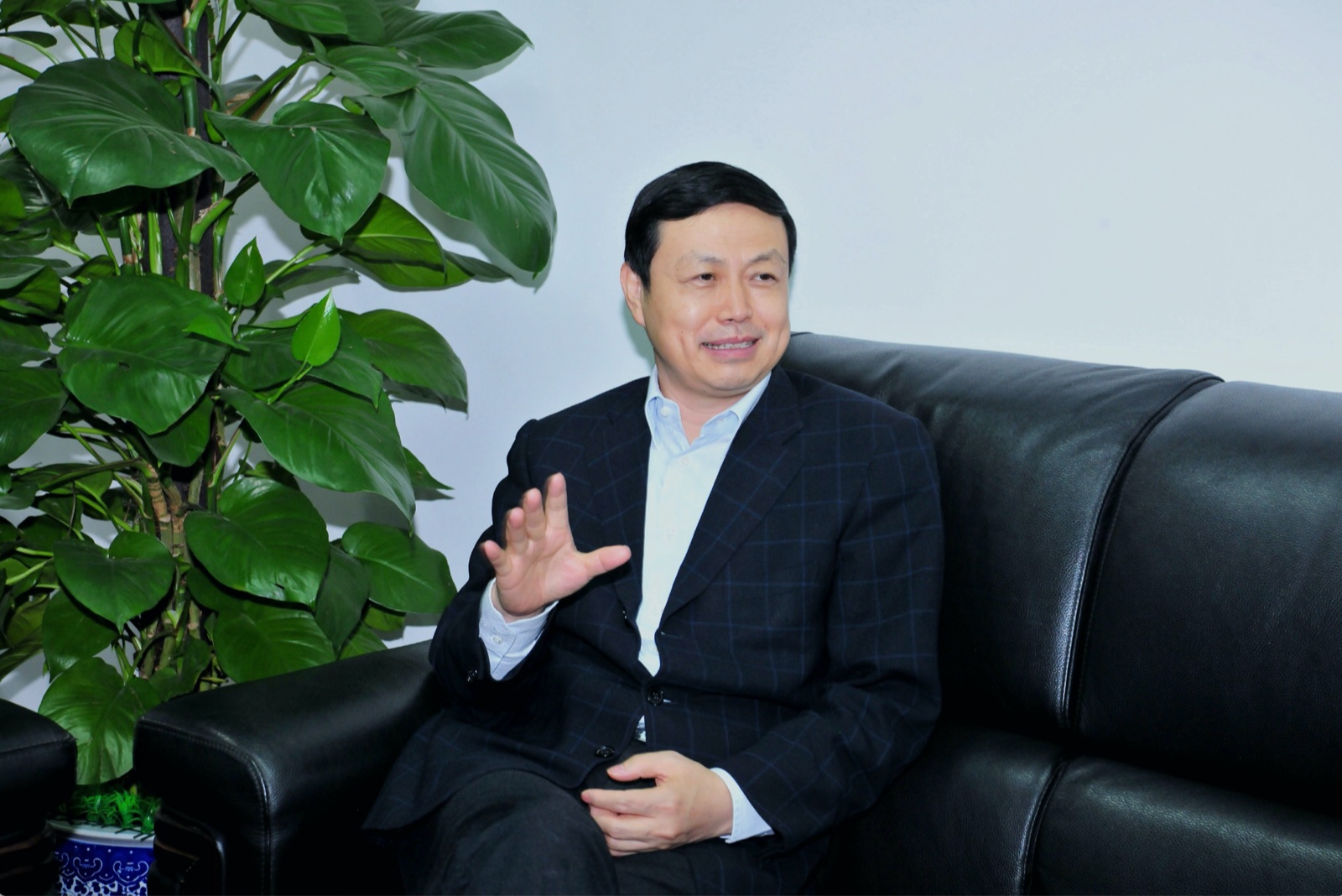 全国人大代表,中国移动董事长杨杰:深入推进5g融入百业,服务大众 助力