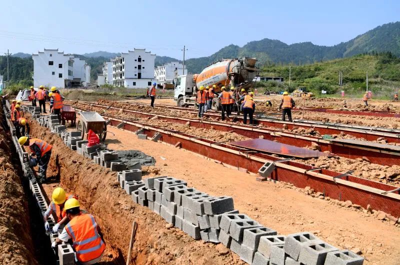 图为祁婺项目A1标驻地建设现场2 图片来源:中国交通新闻网