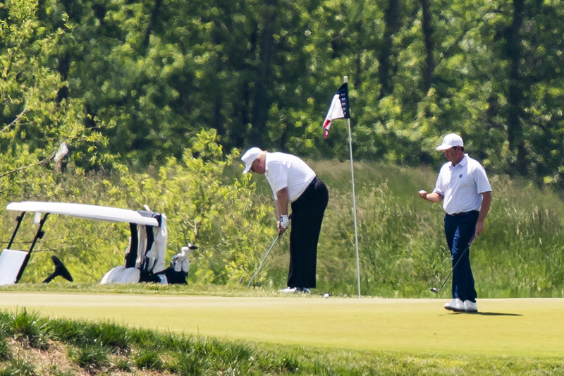 特朗普5月23日打高尔夫（JIM LO SCALZO）