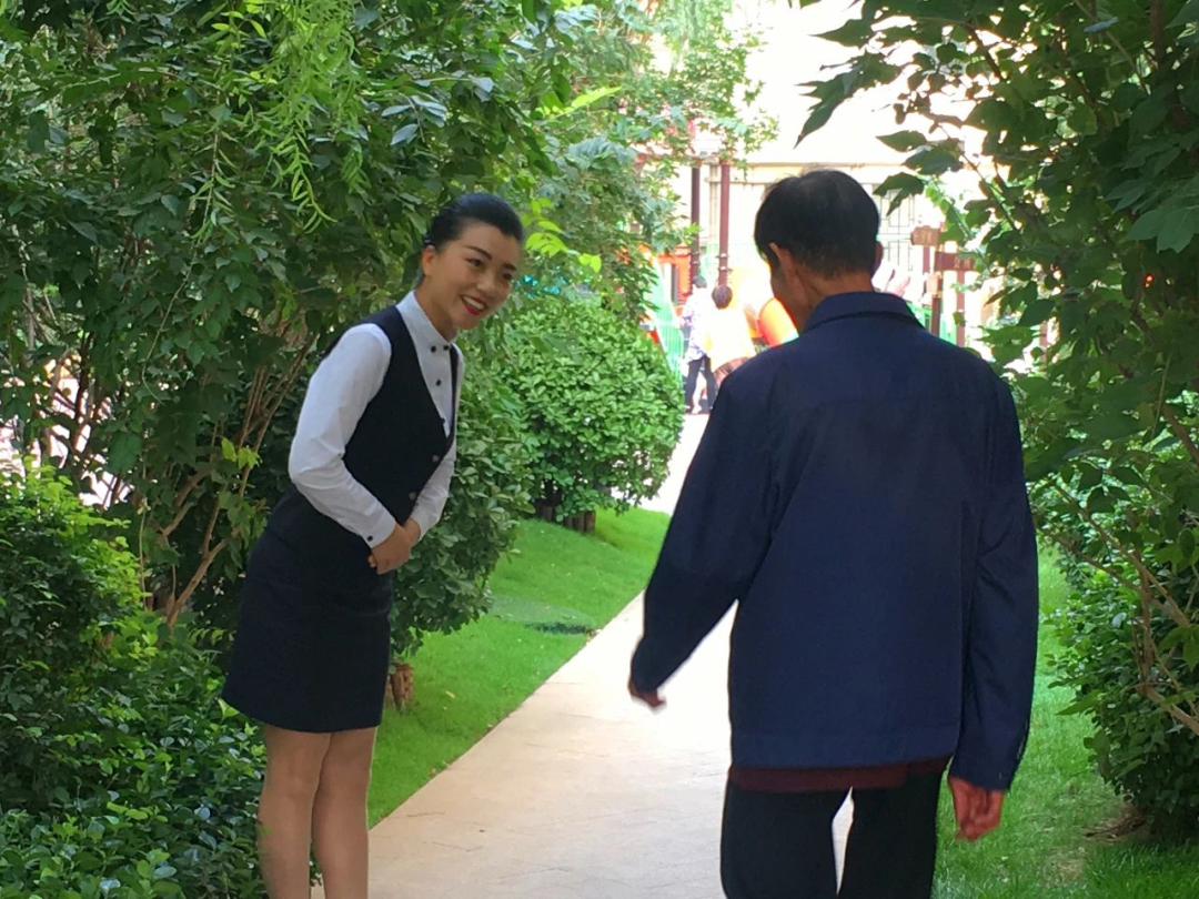 营造快乐生活"的企业使命,精益求精,不断为业主带来高品质的物业服务