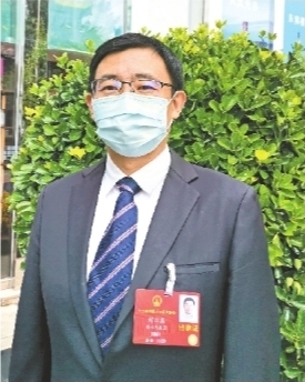 全国两会中的武大声音