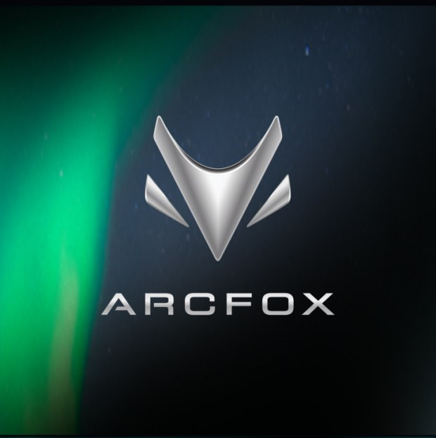 追求卓越 ARCFOX αT破译新知青年密码