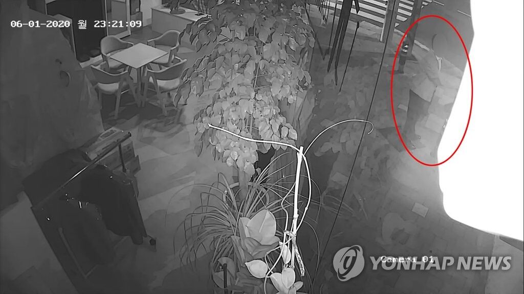 深夜猥亵女性被捕后 韩国检察官：喝醉了，记不