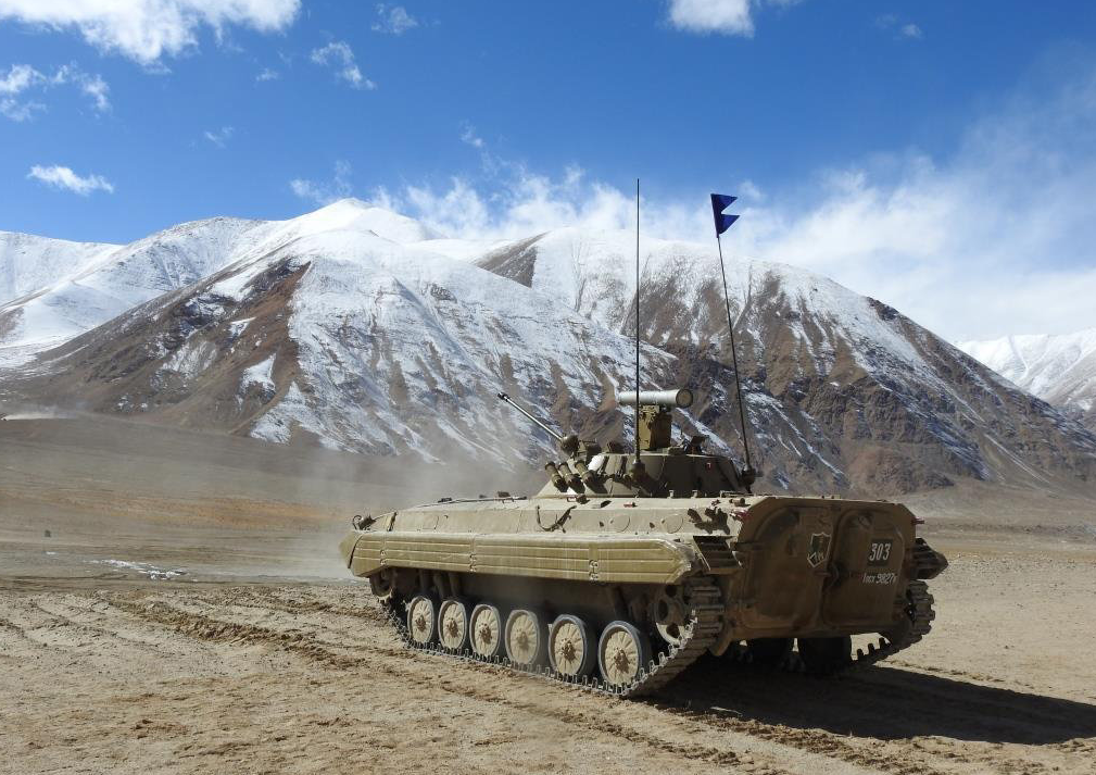 印军部署在达拉克区域的284装甲旅BMP-2步兵战车,是我西线部队面临的较有威胁的单元
